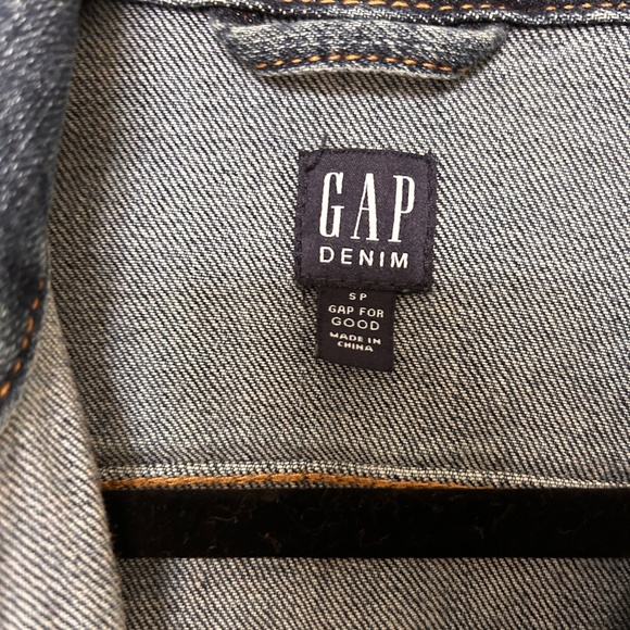 GAP | Icon Denim Jacket | Small - Picture 9 of 10